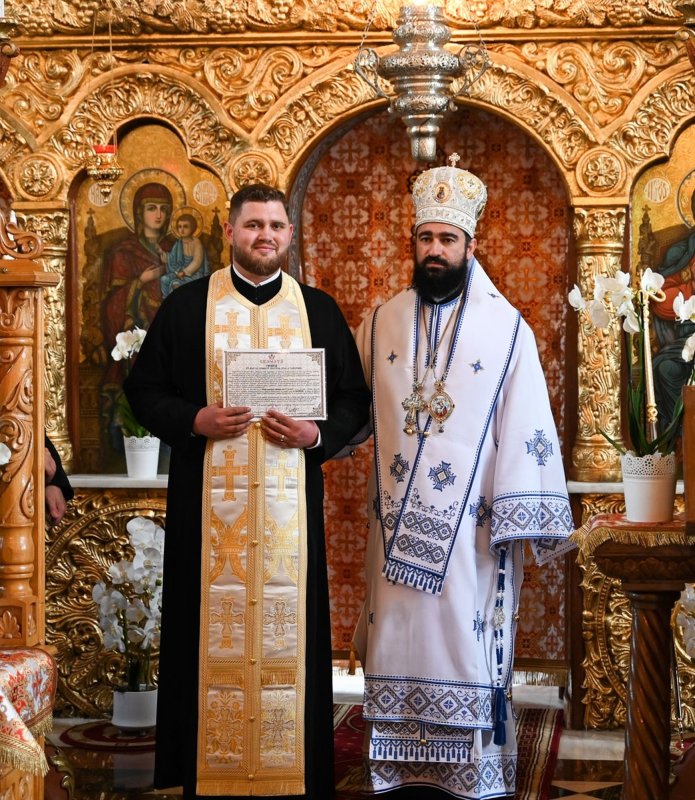 Slujiri arhiereşti în Episcopia Devei şi Hunedoarei 340117