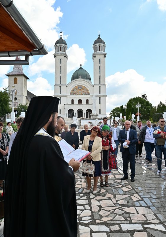 Slujiri arhiereşti în Episcopia Devei şi Hunedoarei 340118