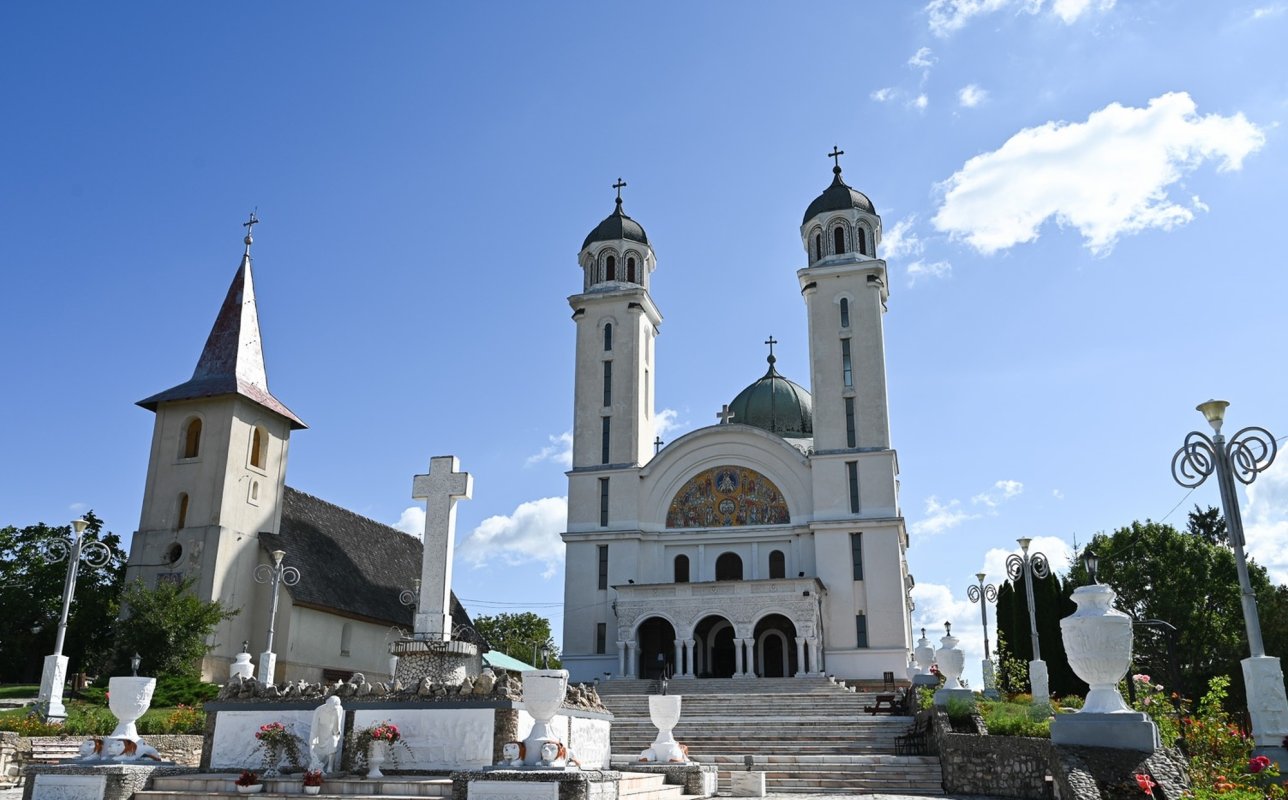 Slujiri arhiereşti în Episcopia Devei şi Hunedoarei 340120