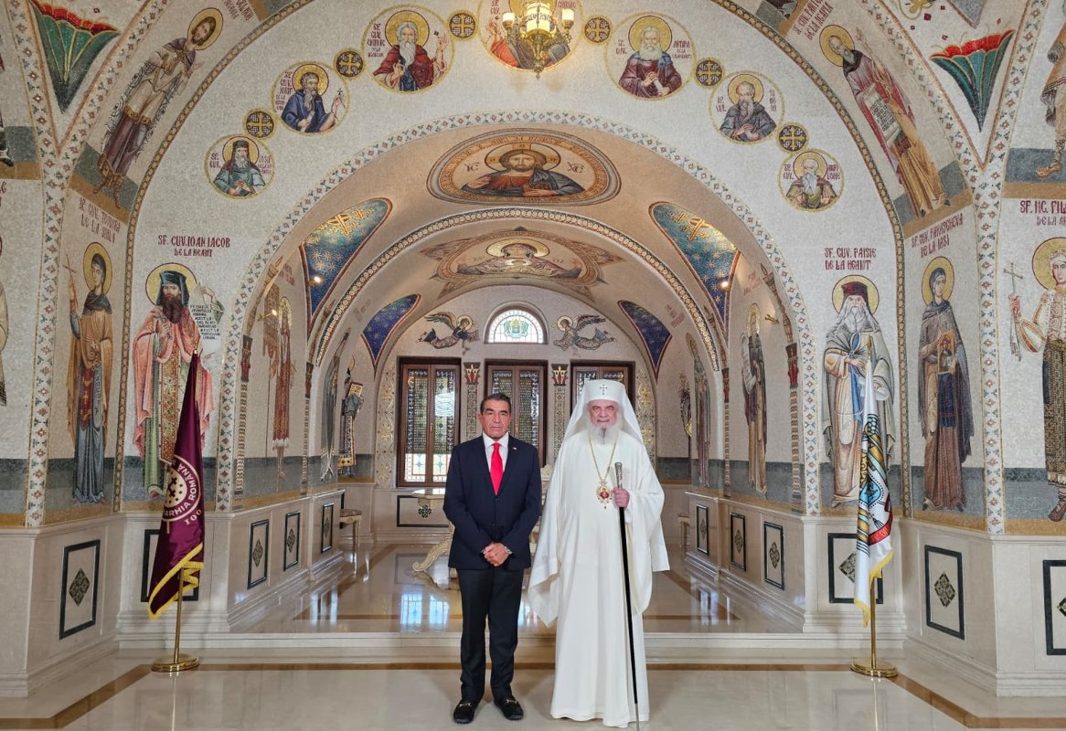 Ambasadorul Paolo Zampolli în vizită la Patriarhia Română 340334