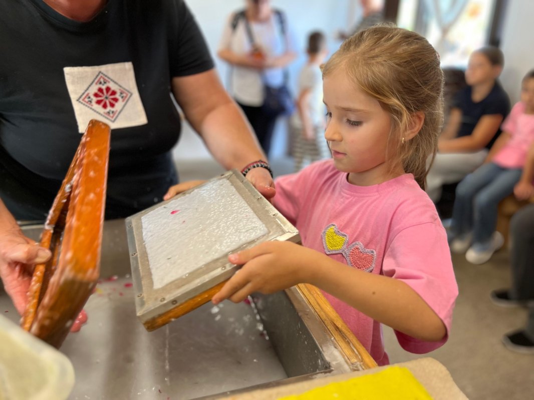 Moment de încununare a unei școli de vară de la o parohie prahoveană 340209