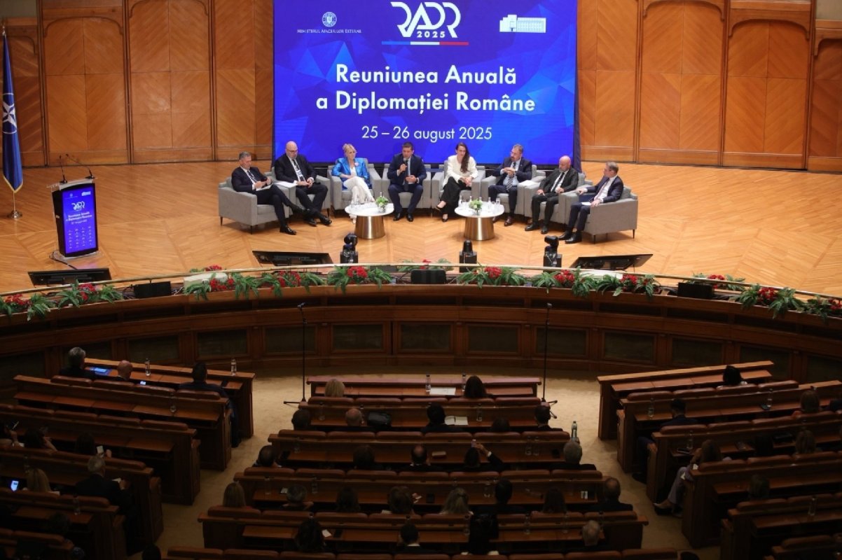 Reuniune a diplomaților români 340198