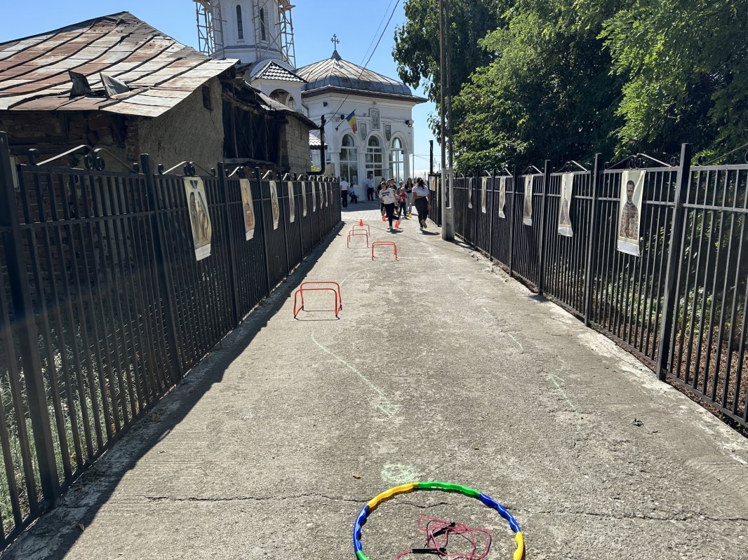 Copilăria în lumina credinței la Școala de vară a parohiilor Copăceni 340316