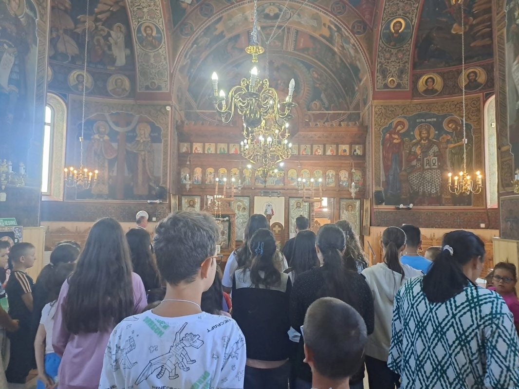 Copilăria în lumina credinței la Școala de vară a parohiilor Copăceni 340318