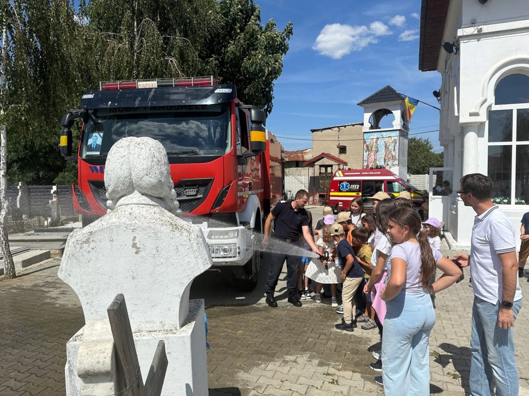 Copilăria în lumina credinței la Școala de vară a parohiilor Copăceni 340320