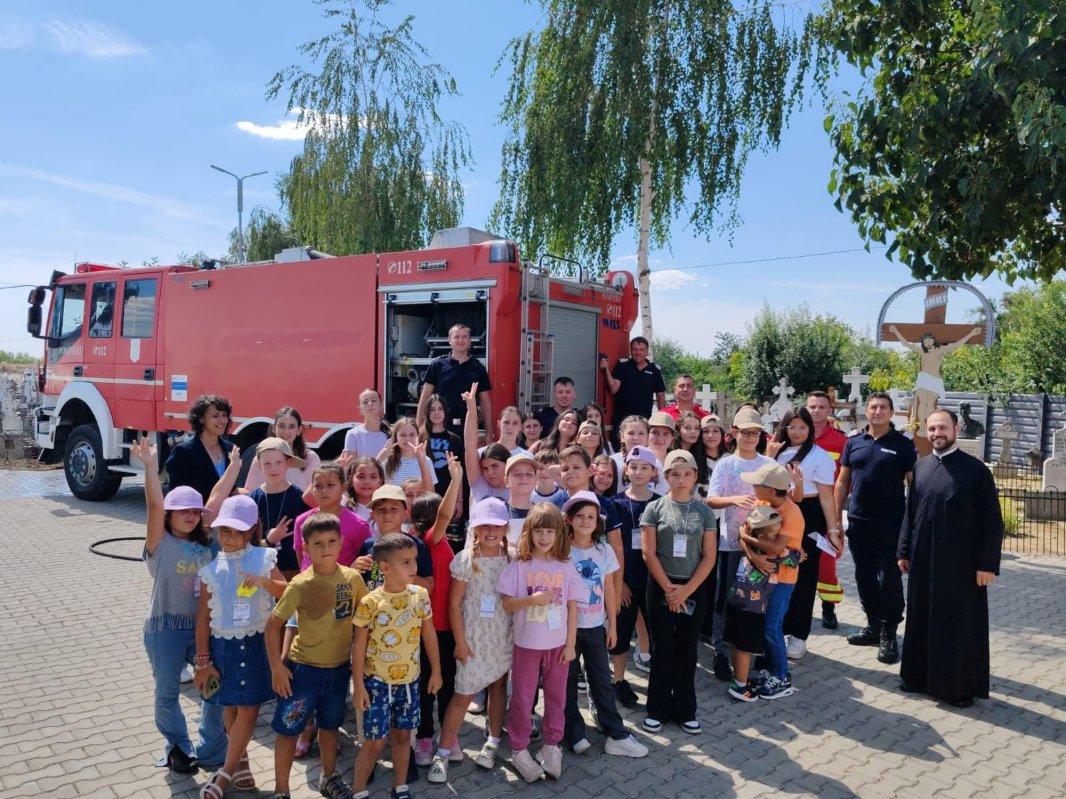 Copilăria în lumina credinței la Școala de vară a parohiilor Copăceni 340323