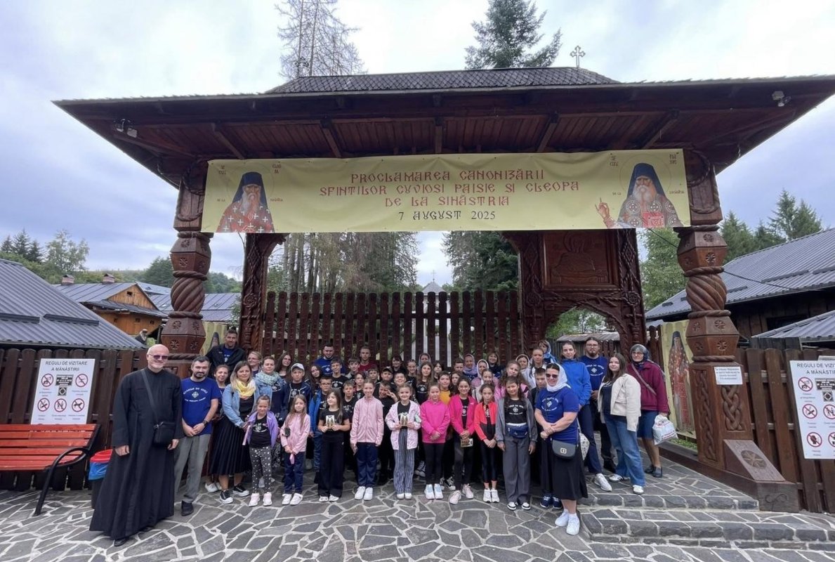 Tineri din Reghin - Iernuțeni, „Pe urmele Sfinților Cuvioși Paisie și Cleopa de la Sihăstria” 340280