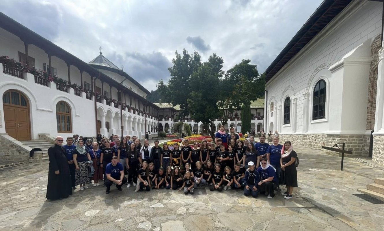Tineri din Reghin - Iernuțeni, „Pe urmele Sfinților Cuvioși Paisie și Cleopa de la Sihăstria” 340284