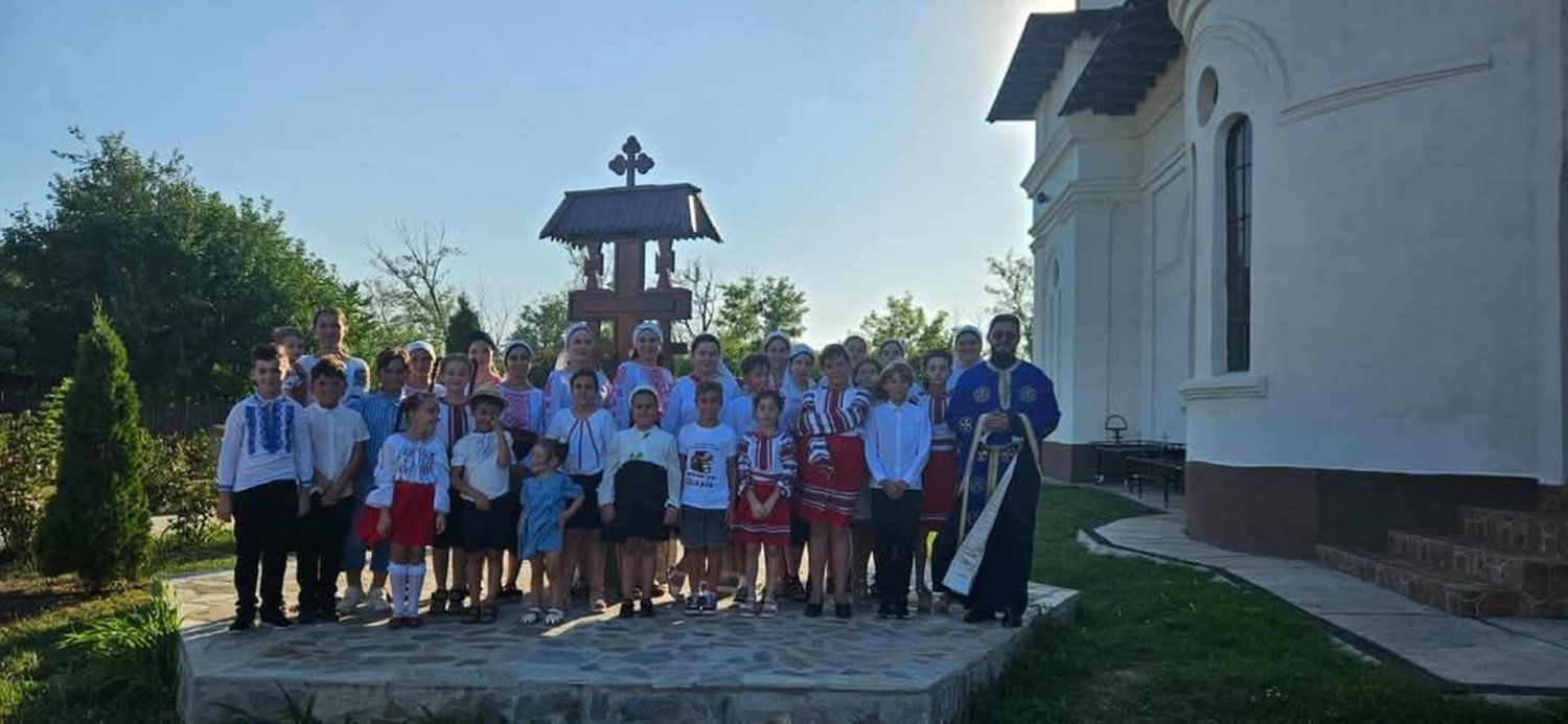 Vacanța din pridvorul bisericii: „Experiența care mi-a schimbat felul de a vedea Biserica și prietenii” 340341