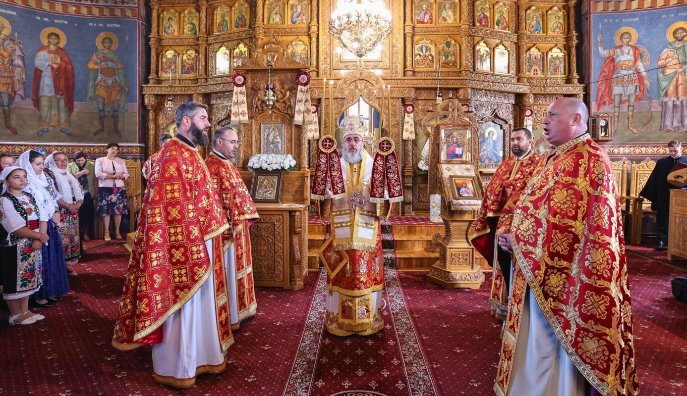 Cinstire adusă Botezătorului Domnului în parohia buzoiană Siriu 340590