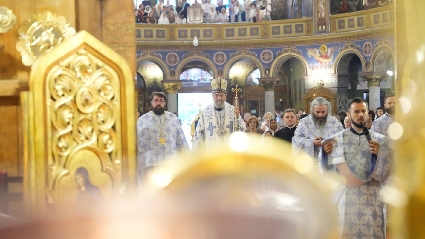 Duminica a 12-a după Rusalii la Catedrala Mitropolitană din Sibiu 340621