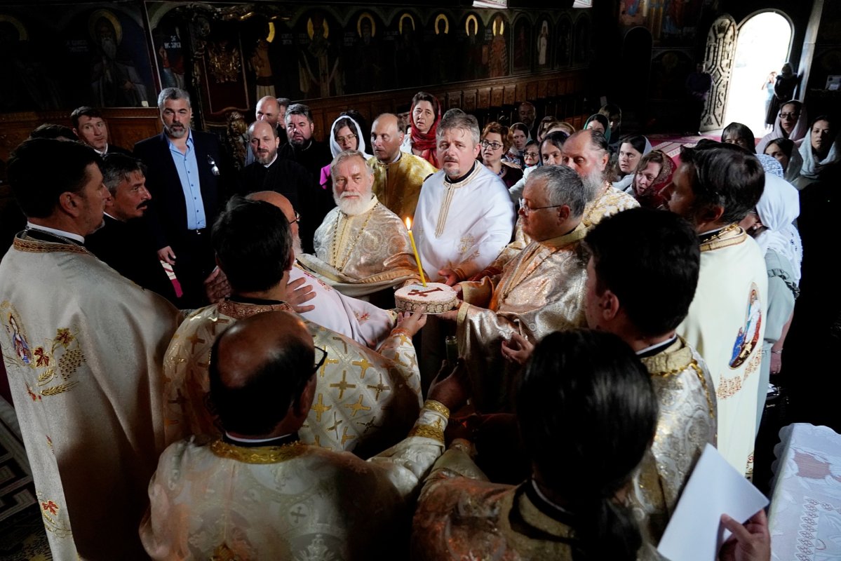 Promoția 2000 a Facultății de Teologie din Iași s-a reîntâlnit după 25 de ani 340596