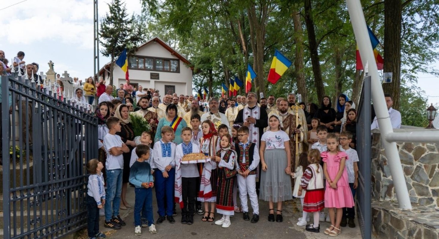 Sfințirea Așezământului „Sfântul Cuvios Mărturisitor Gherasim de la Tismana” din Parohia Poduri 340563