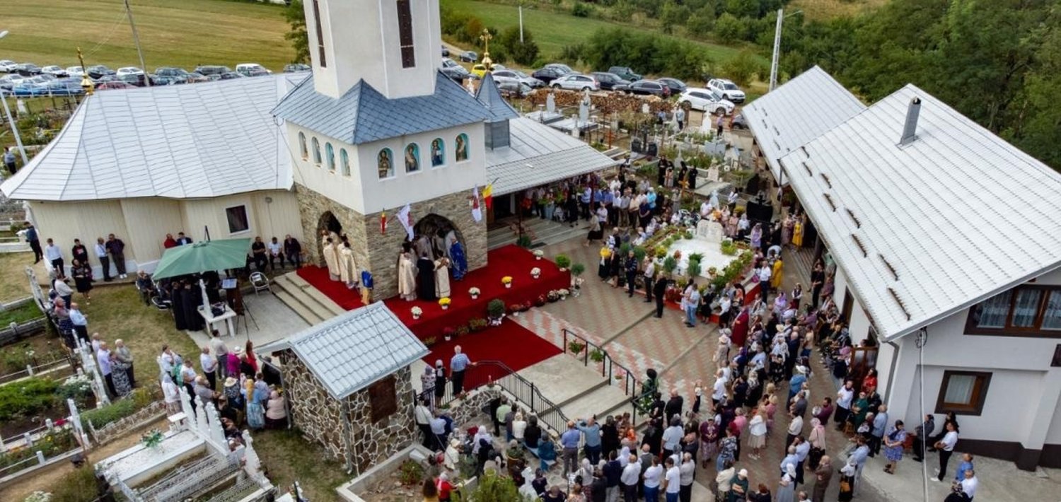 Sfințirea Așezământului „Sfântul Cuvios Mărturisitor Gherasim de la Tismana” din Parohia Poduri 340565