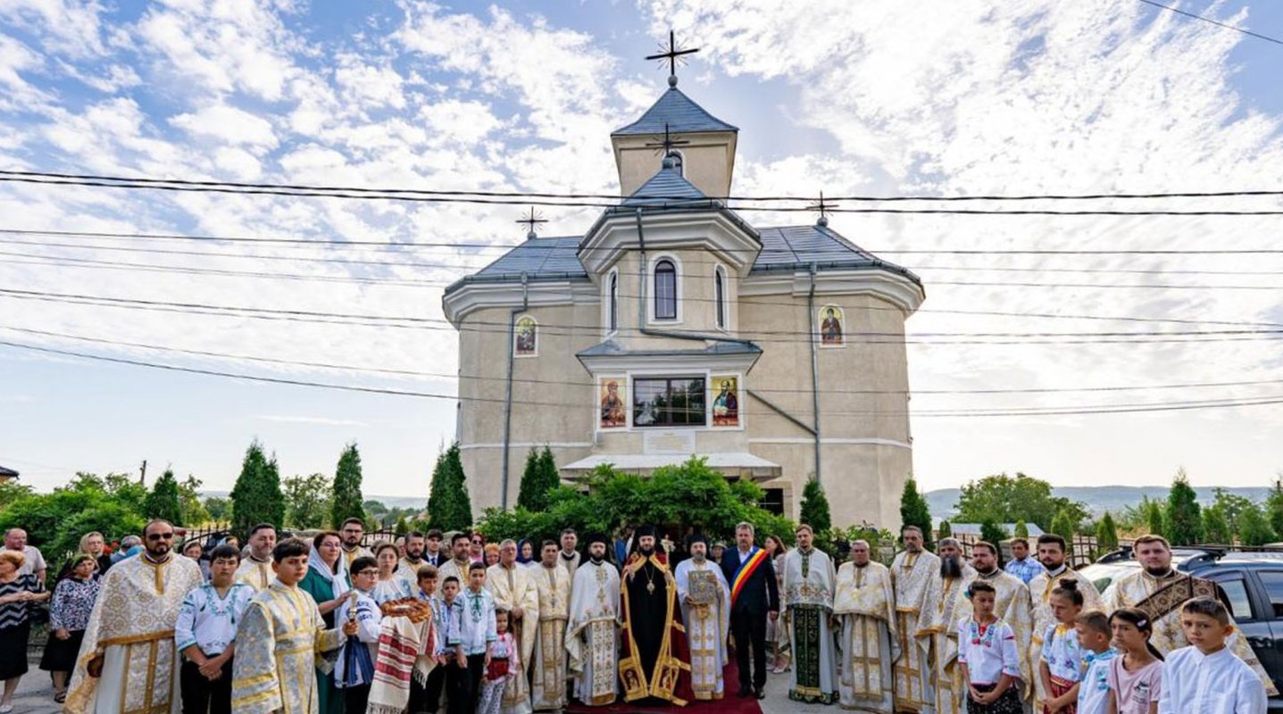Biserica „Sfântul Nicolae” din Scărișoara, Bacău, a fost sfințită 340752