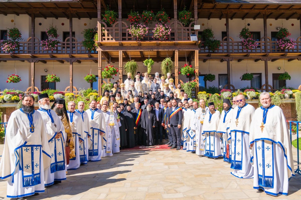 Sfințirea noului paraclis al Mănăstirii Sihăstria Râșcăi din judeţul Suceava 340779