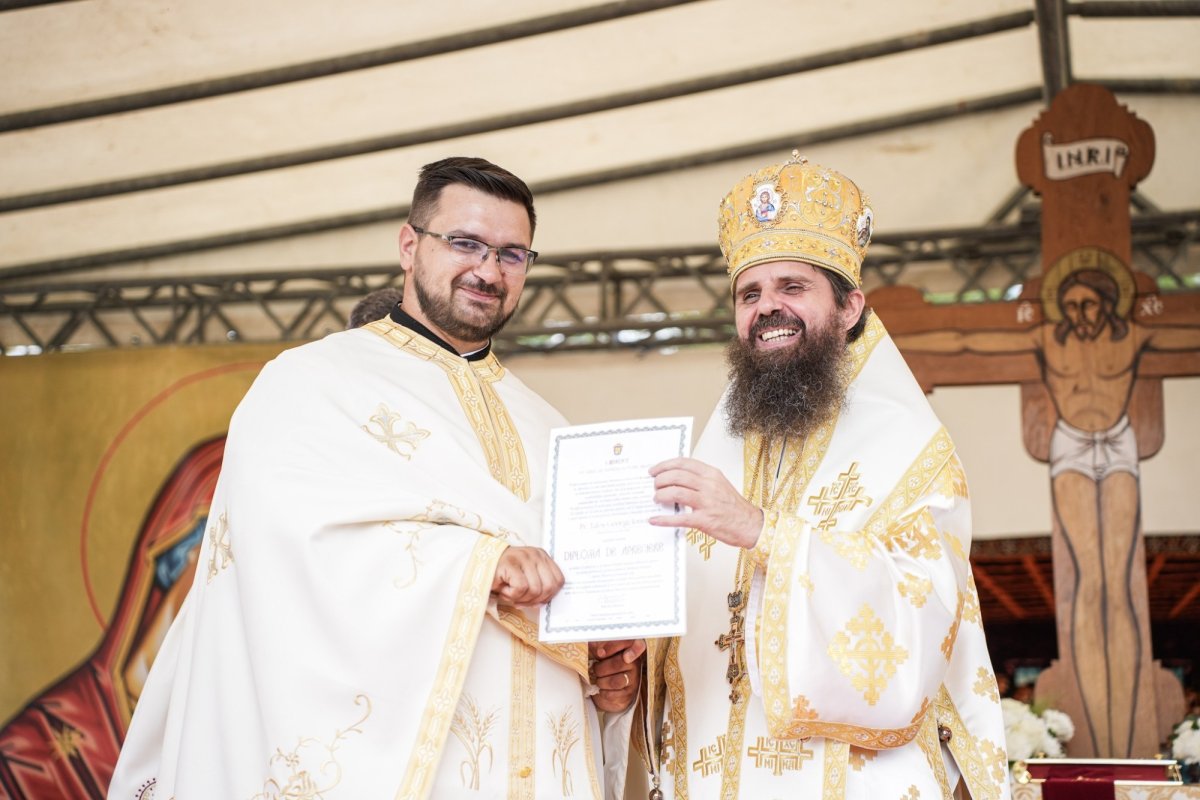 Binecuvântare arhierească în filia Dolu din parohia sălăjeană Mierța 340825