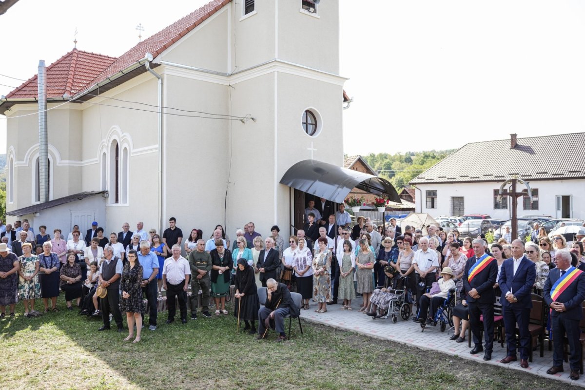 Binecuvântare arhierească în filia Dolu din parohia sălăjeană Mierța 340826