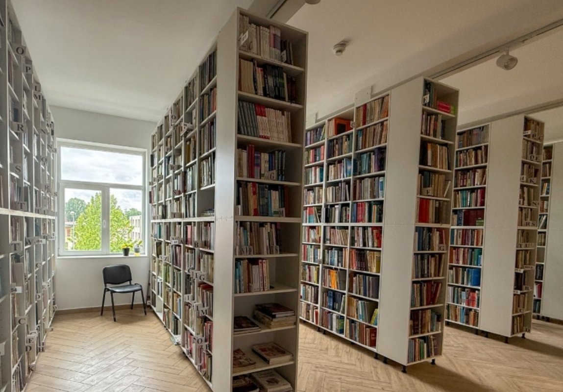 Oradea: Prima bibliotecă open-space din România 340807