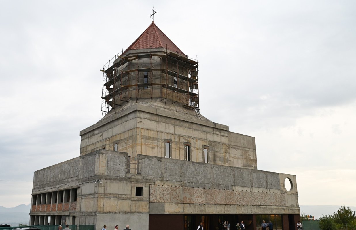 Paraclisul Bisericii „Sfântul Mare Mucenic Gheorghe” din Deva a fost sfințit 340818