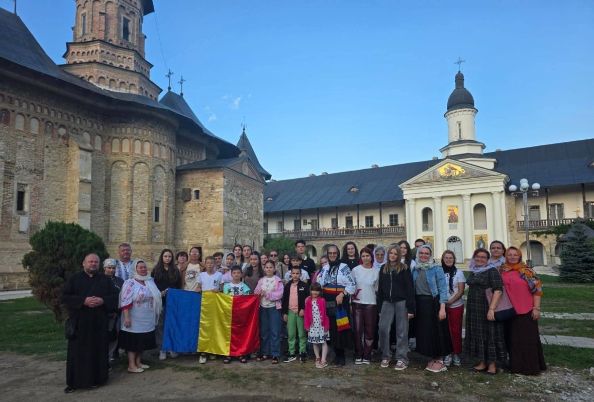 Pelerini bihoreni pe urmele Sfinților Cuvioși Paisie și Cleopa de la Sihăstria 340832