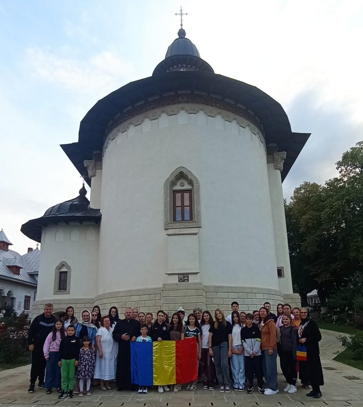 Pelerini bihoreni pe urmele Sfinților Cuvioși Paisie și Cleopa de la Sihăstria 340834