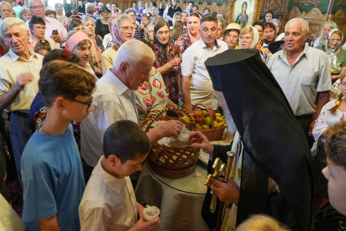 Sfântul Sfinţit Mucenic Antim pomenit la Galați 340846