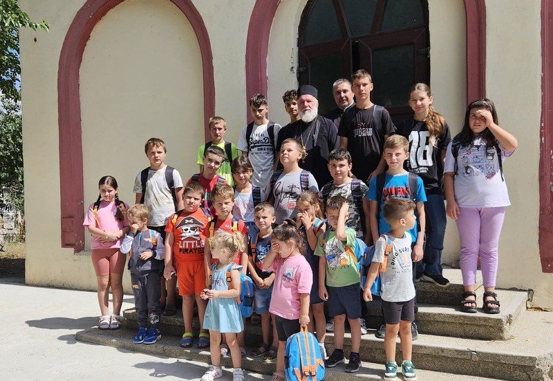 Sprijin pentru elevi din partea Episcopiei Tulcii la început de an școlar 341021