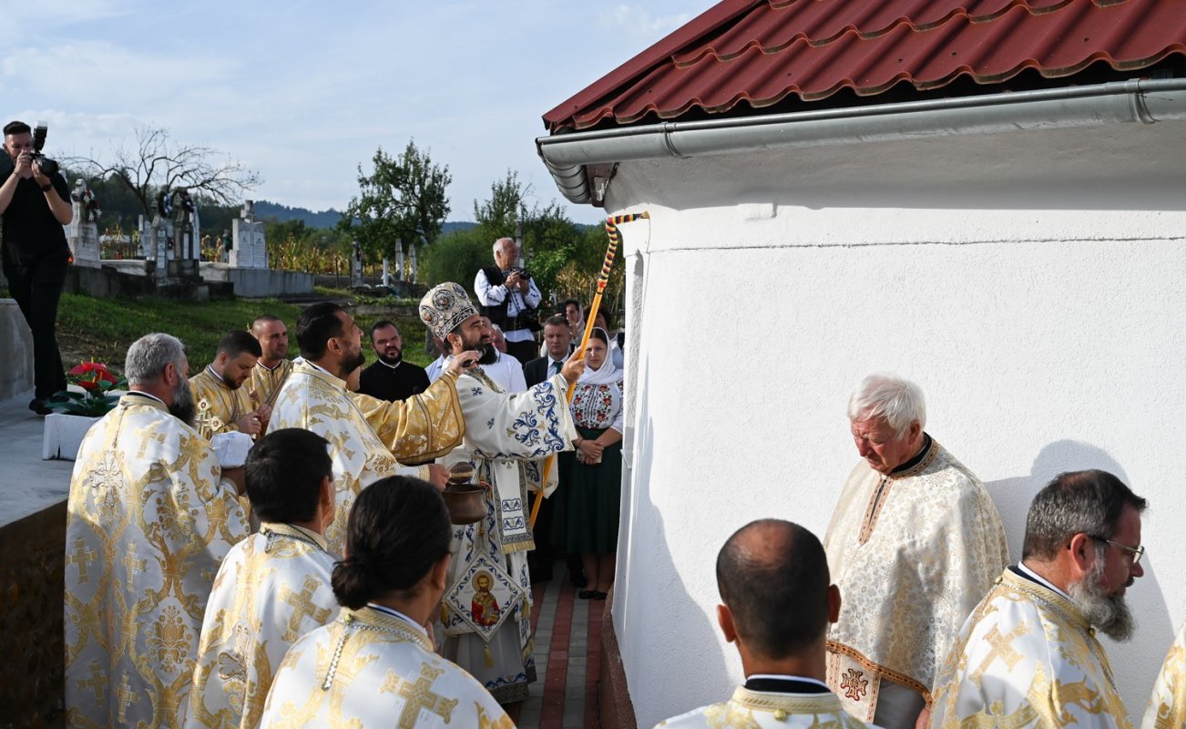 Biserica din Parohia Simeria Veche a fost târnosită 341122