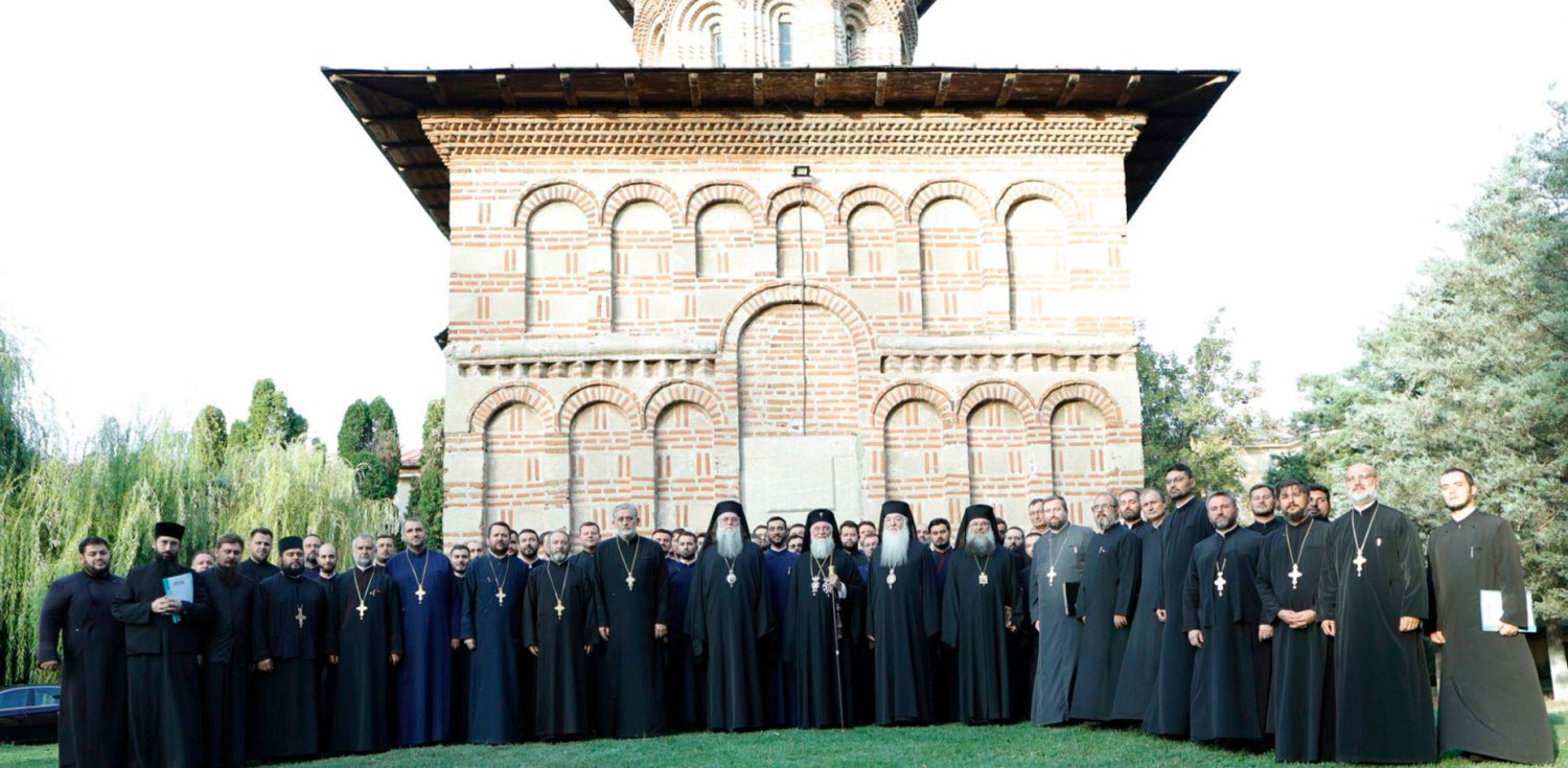 Festivitate de absolvire a cursurilor clericale pentru definitivat și gradul II la Craiova 341113