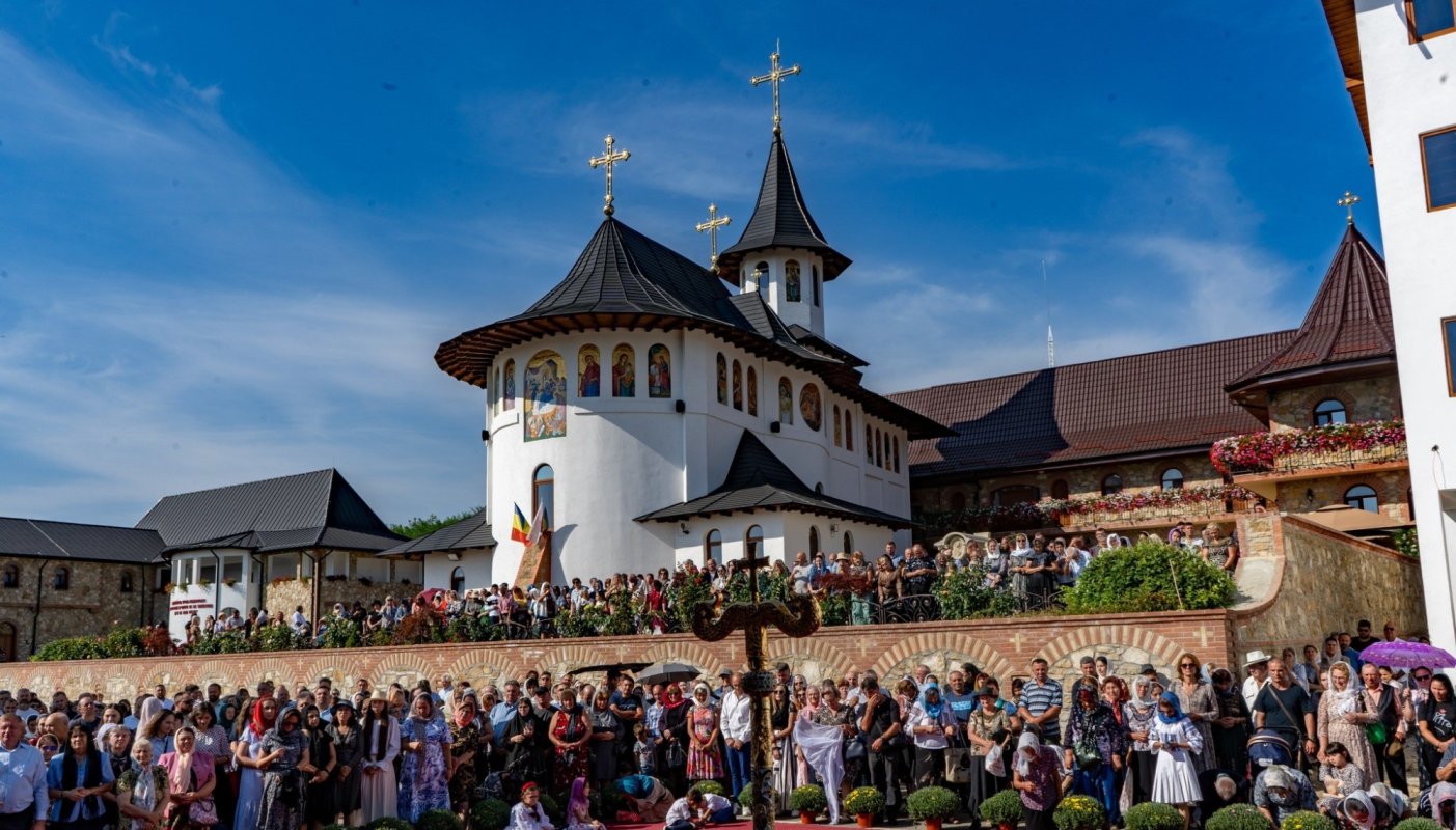 Sfințire de așezământ social filantropic la Mănăstirea Giurgeni 341217