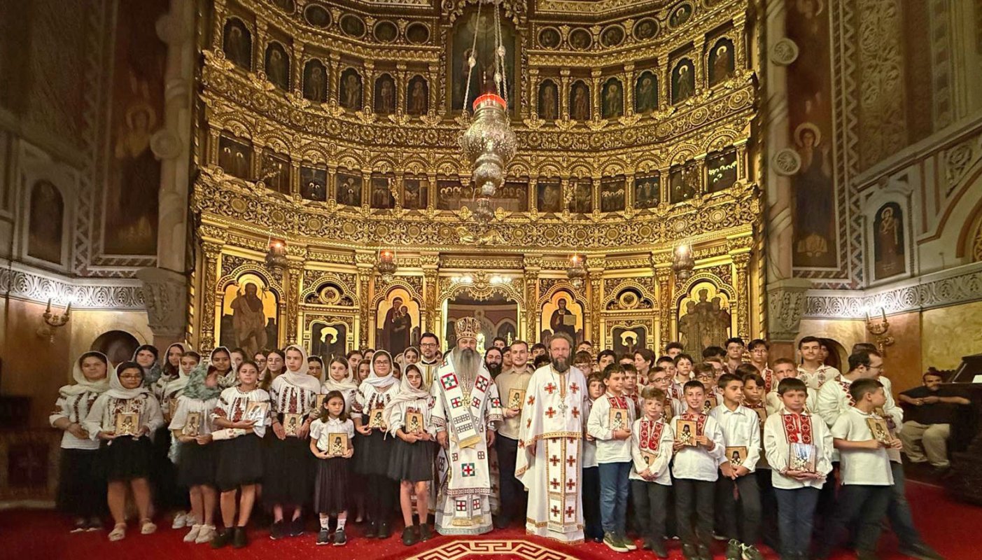 Grupul psaltic „Tronos Junior” la Catedrala Mitropolitană din Timișoara 341327