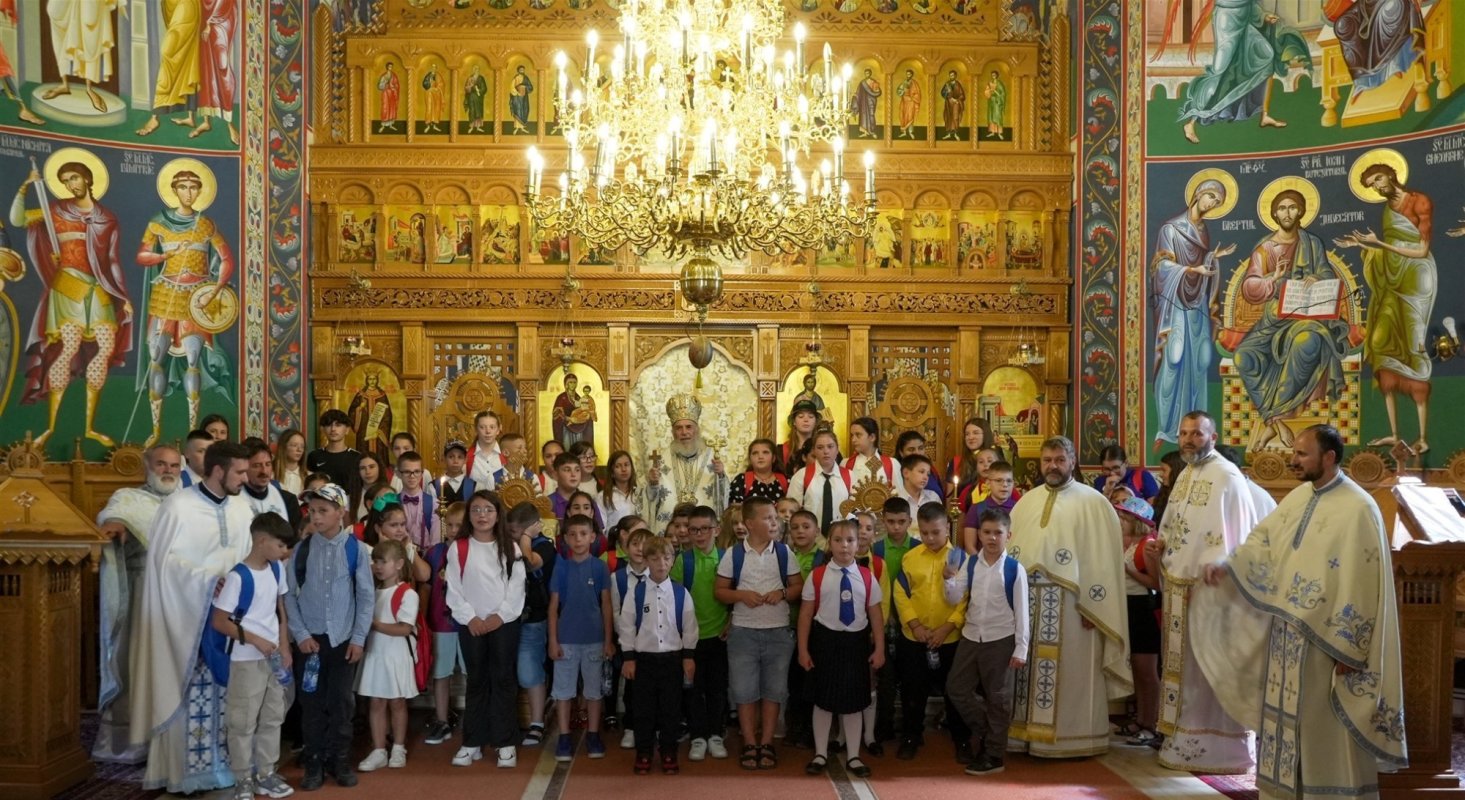 Rugăciune și filantropie la sărbătoarea unei mănăstiri gălățene 341301