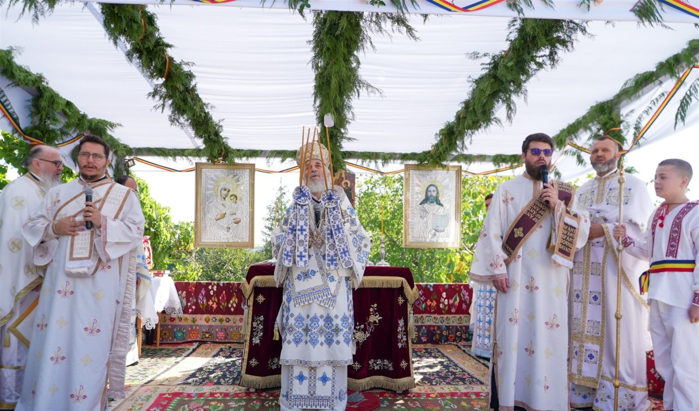 Rugăciune și filantropie la sărbătoarea unei mănăstiri gălățene 341302