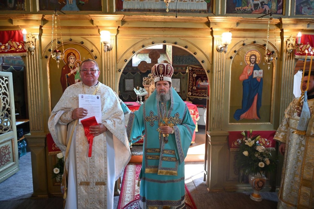 Sfințiri în parohia bihoreană Roșia  341288