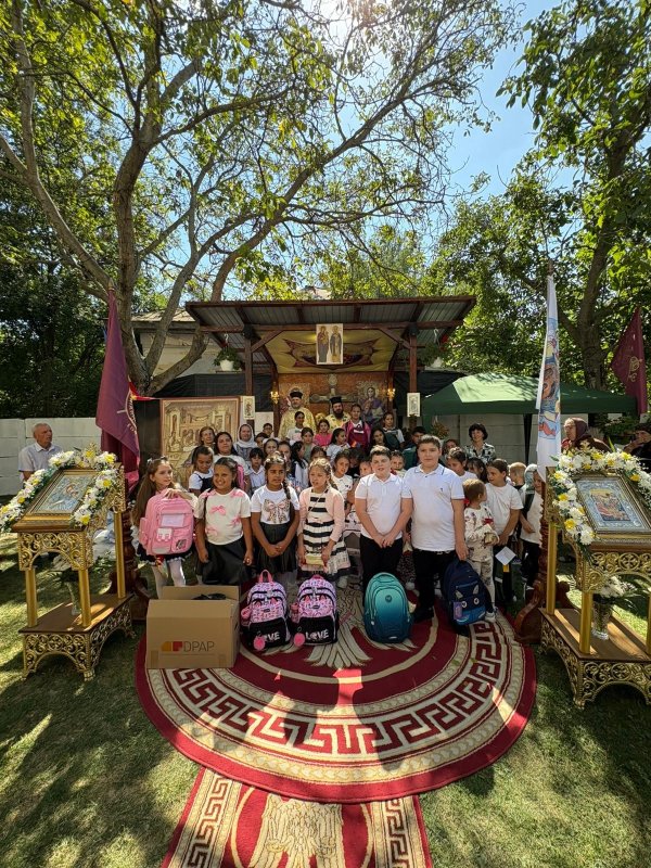 Binecuvântarea sfinților la hramul unei parohii ilfovene 341407