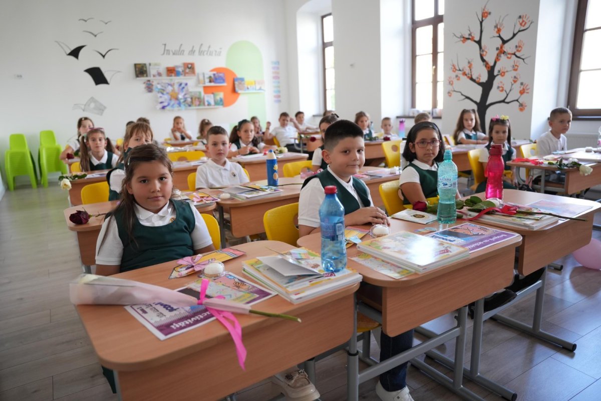 Noul an școlar a început prin rugăciune la Cluj-Napoca şi Bistriţa 341369