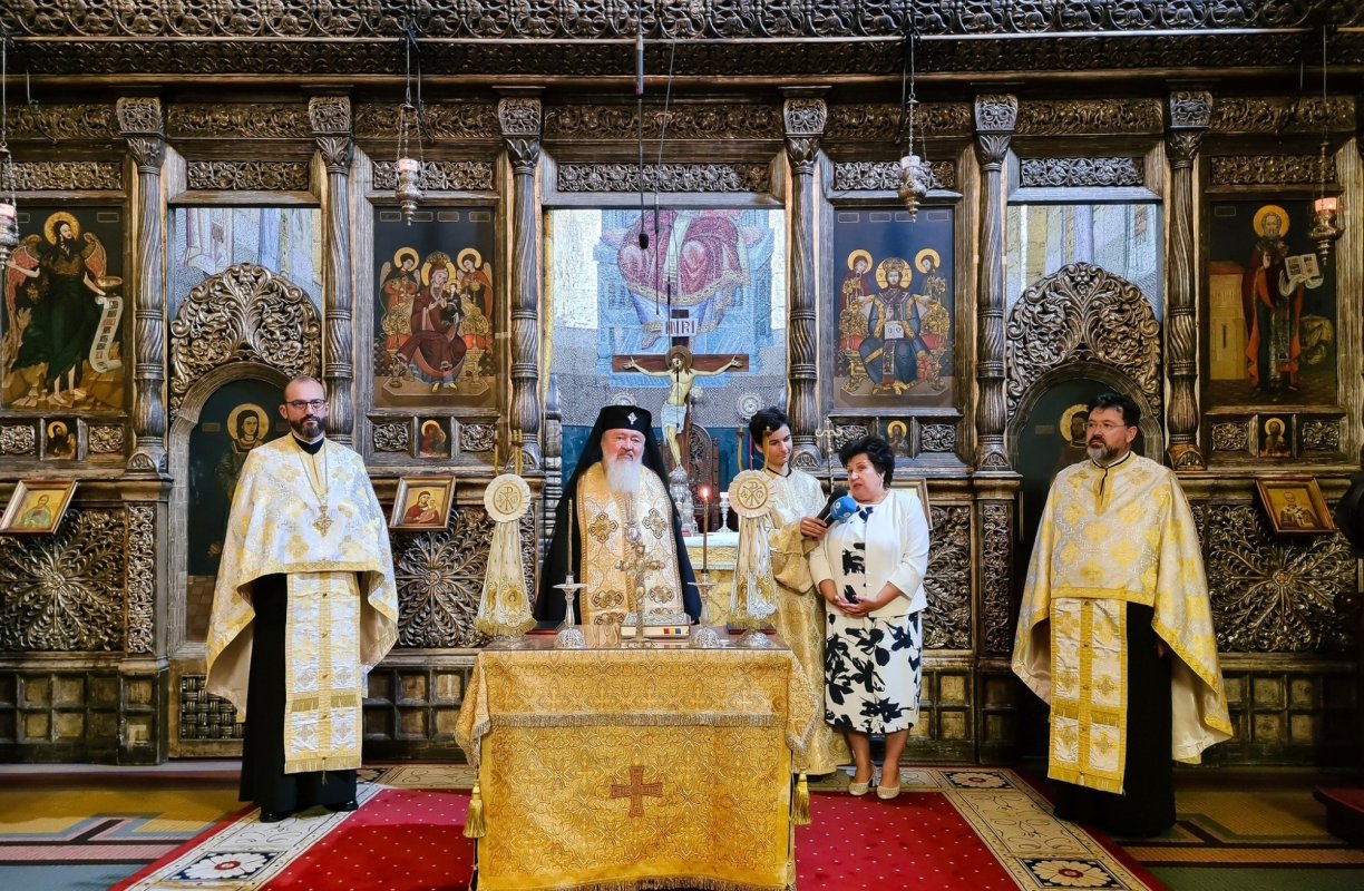 Noul an școlar a început prin rugăciune la Cluj-Napoca şi Bistriţa 341374