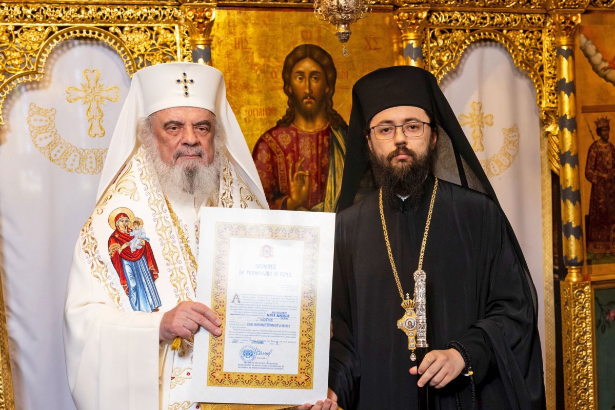 Trei noi arhimandriți hirotesiți de Patriarhul României 341433
