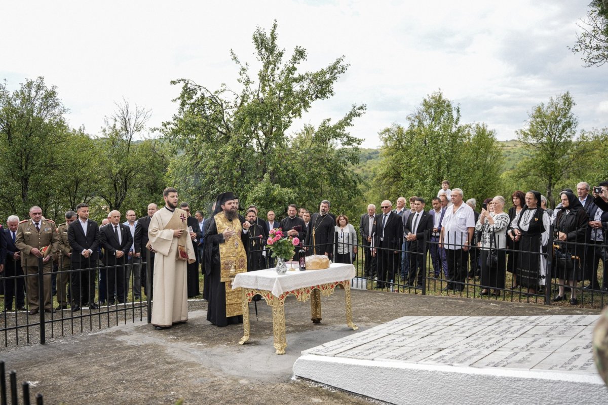 Rugăciune și ceremonii comemorative la 85 de ani de la masacrul din Treznea, Sălaj 341475