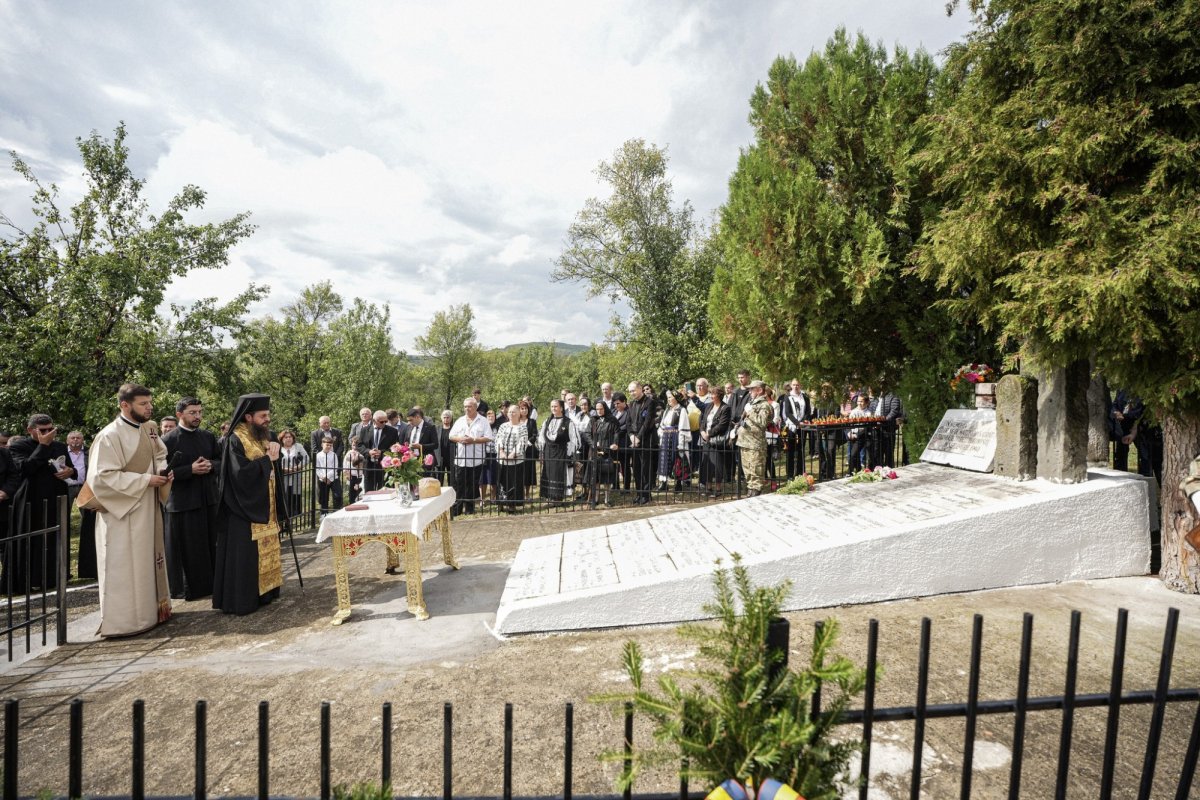 Rugăciune și ceremonii comemorative la 85 de ani de la masacrul din Treznea, Sălaj 341476