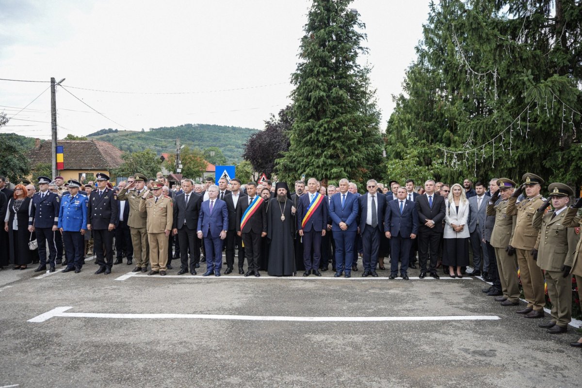 Rugăciune și ceremonii comemorative la 85 de ani de la masacrul din Treznea, Sălaj 341477