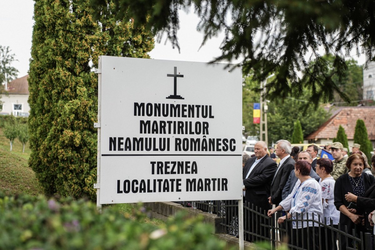 Rugăciune și ceremonii comemorative la 85 de ani de la masacrul din Treznea, Sălaj 341478