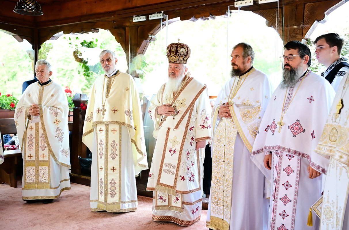 Hramul Mănăstirii „Înălțarea Sfintei Cruci”- Cășiel, judeţul Cluj 341648