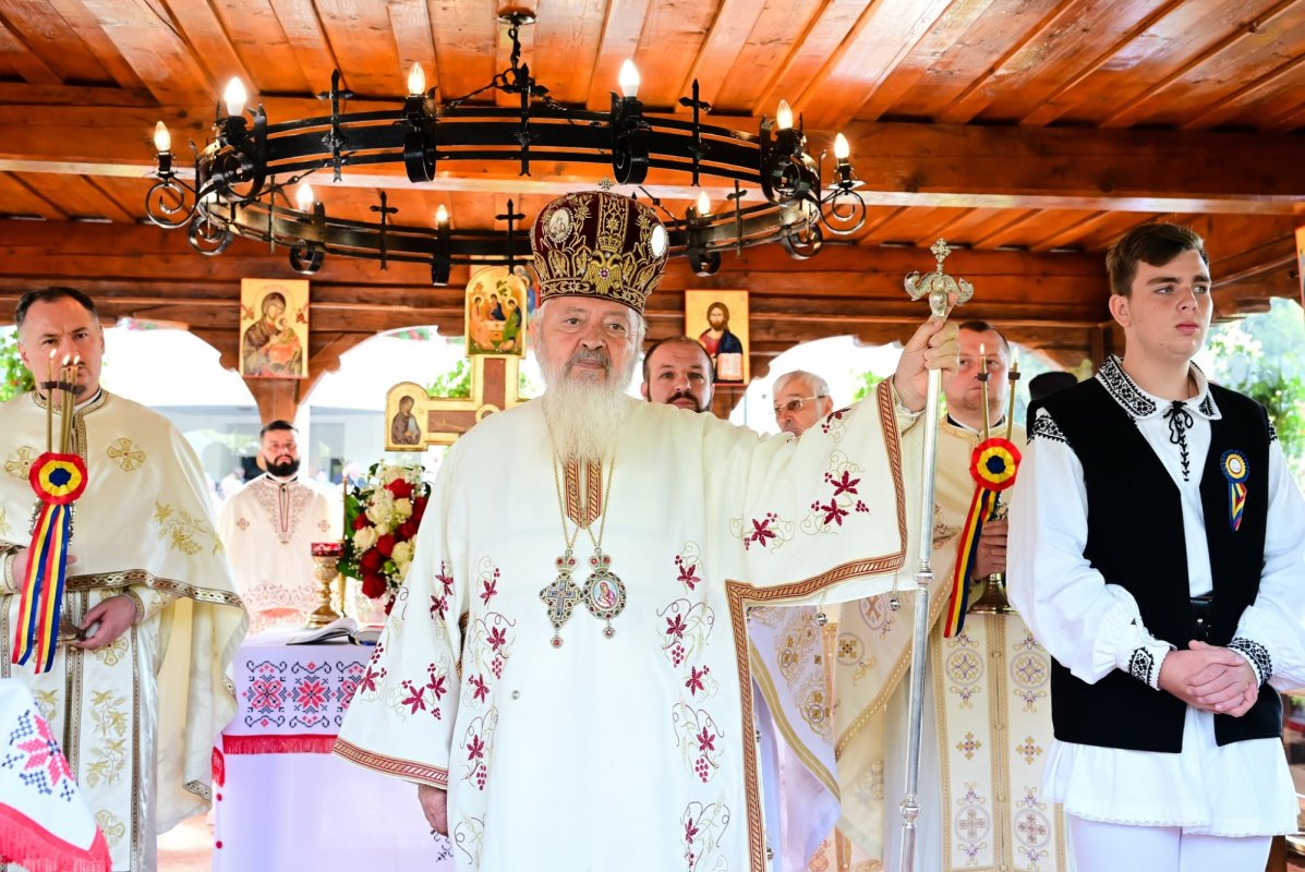 Hramul Mănăstirii „Înălțarea Sfintei Cruci”- Cășiel, judeţul Cluj 341650