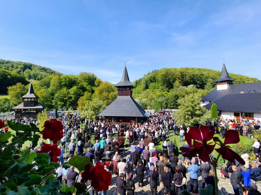 Hramul Mănăstirii „Înălțarea Sfintei Cruci”- Cășiel, judeţul Cluj 341651