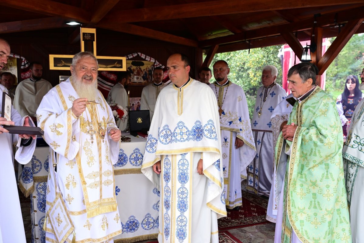 Hramul Mănăstirii „Înălțarea Sfintei Cruci”- Cășiel, judeţul Cluj 341658