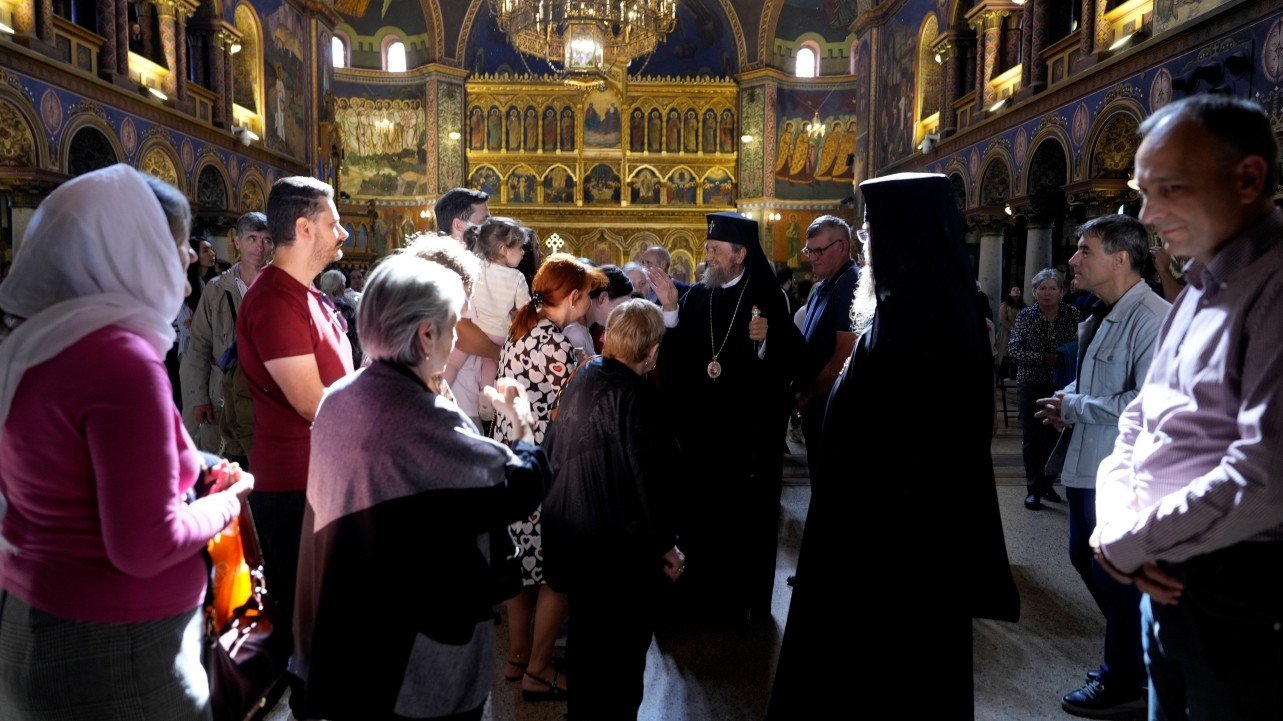 „Prin semnul Crucii, noi ne dăruim lui Dumnezeu în mod deplin” 341647