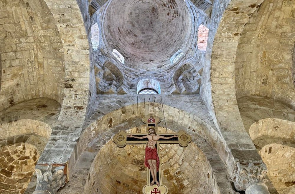 Jertfa Crucii sau o istorie fără margini a iubirii dumnezeieşti 341869