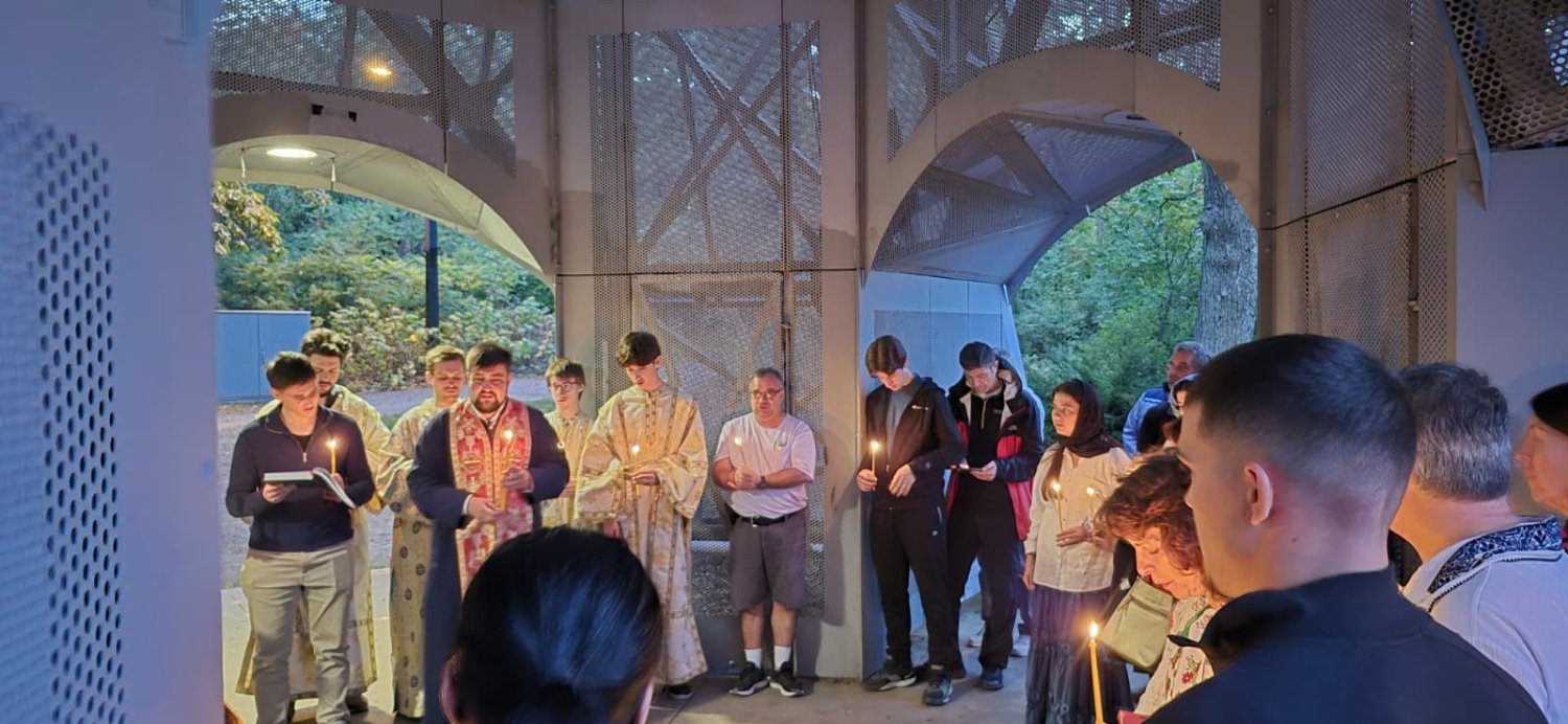 Pelerinaj la crucea de pe Mount Royal 341784